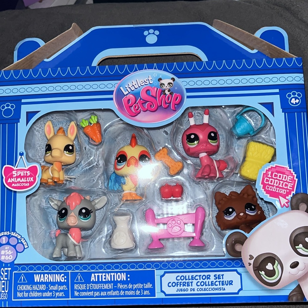NIB LPS Littlest Pet Shop Collector Set 5 pets 1 code